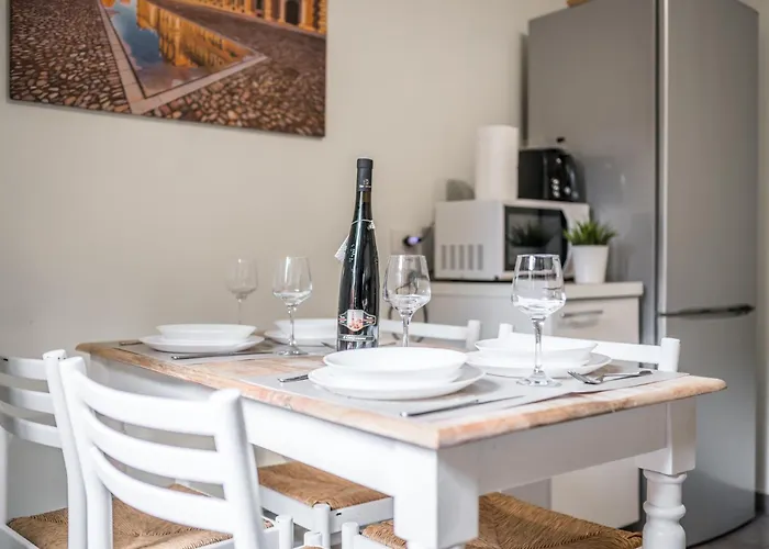 Al Mulein - 2 Passi Dal Centro Con Parcheggio モデナ