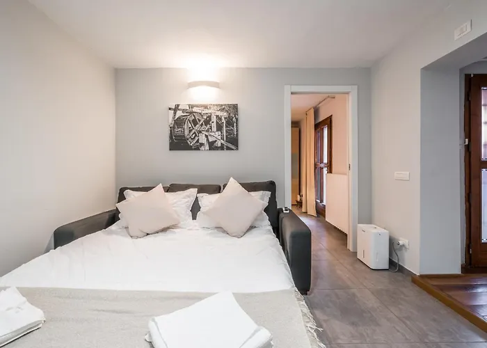 Appartamento Al Mulèin - 2 Passi Dal Centro Con Parcheggio